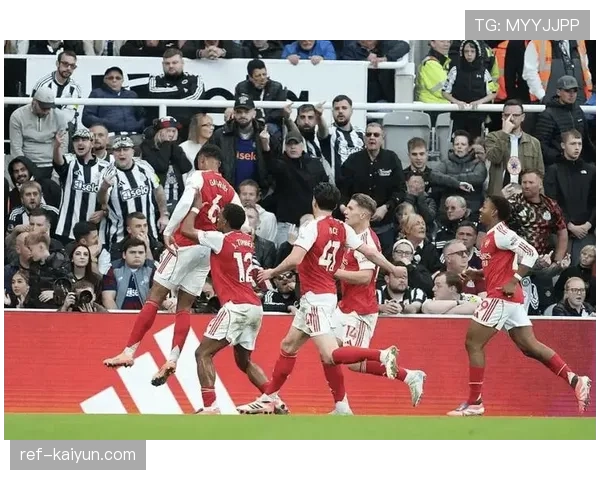 战术复盘:阿森纳如何通过边后卫内收限制曼城中场组织